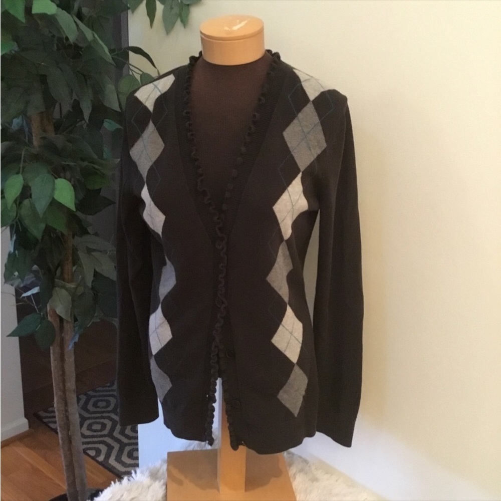 VanHeusen medium  button down cardigan ruffles by the buttons
